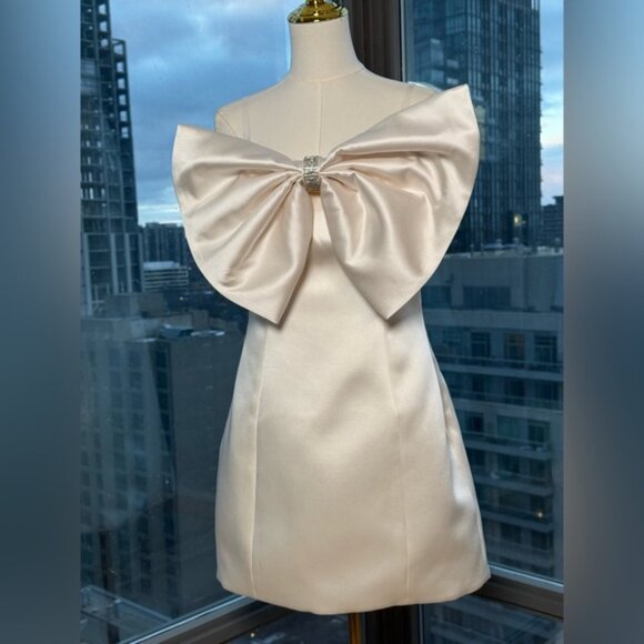 🆕 BRONX & BANCO 🧿 NWOT Evie White Strapless Bow Mini Dress, Sz L US 8 - Picture 4 of 16